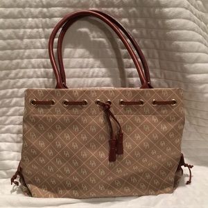 Vintage Dooney and Bourke handbag